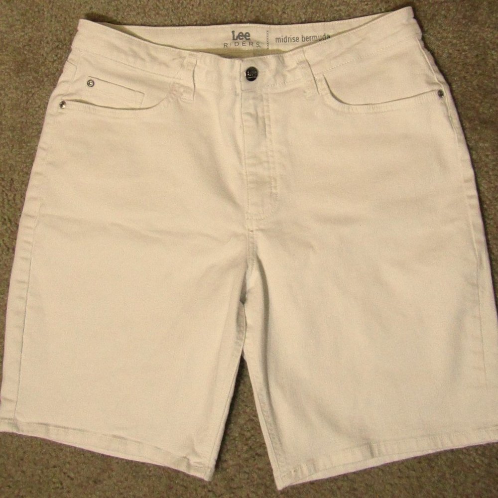 LEE Riders Tan / Khaki Mid Rise Bermuda Cotton Shorts Size 14 NWOT